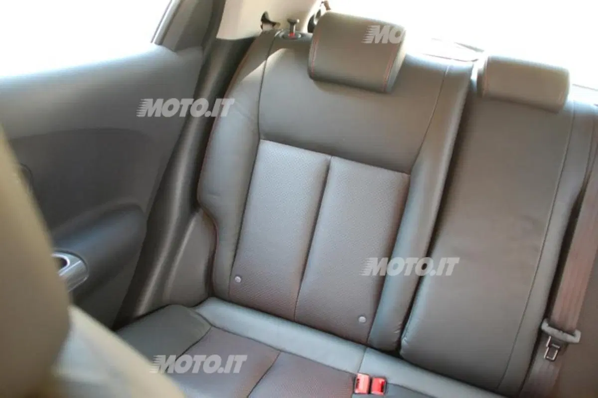 Nissan Juke 1.6 DIG-T Tekna (42)