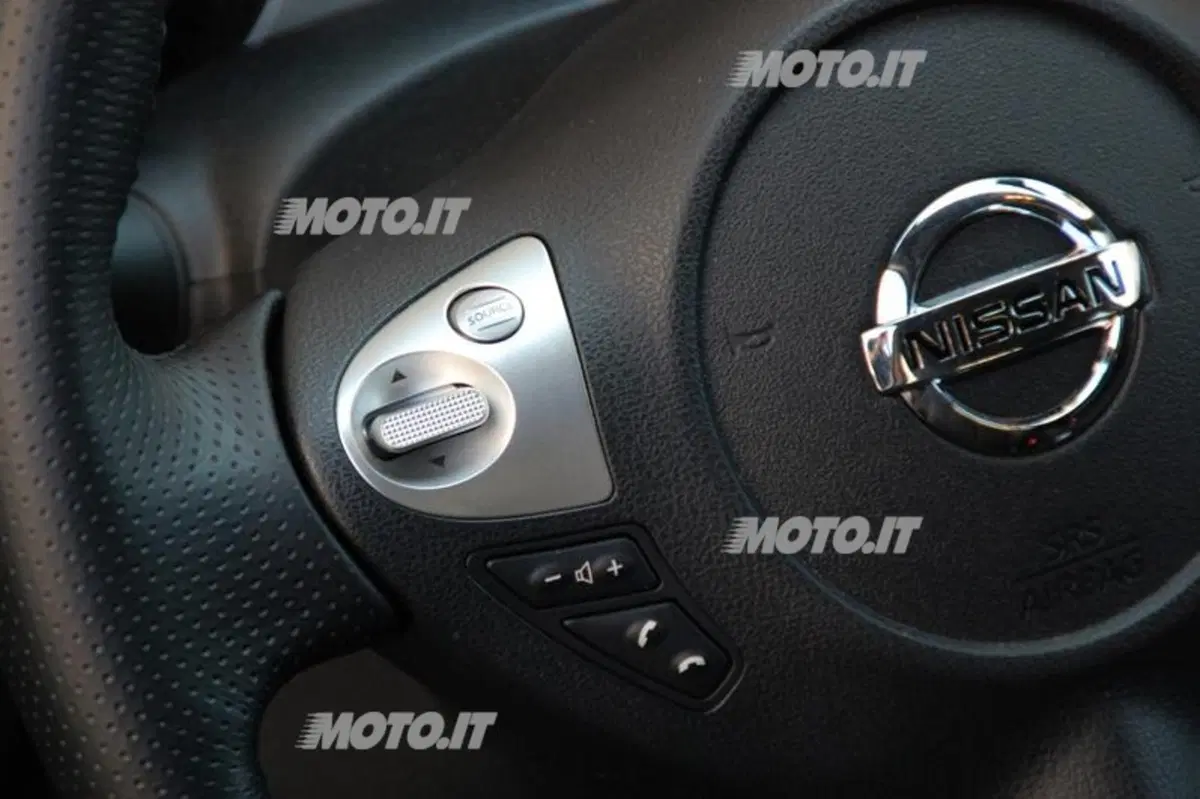 Nissan Juke 1.6 DIG-T Tekna (45)