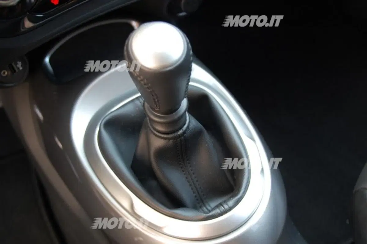 Nissan Juke 1.6 DIG-T Tekna (59)