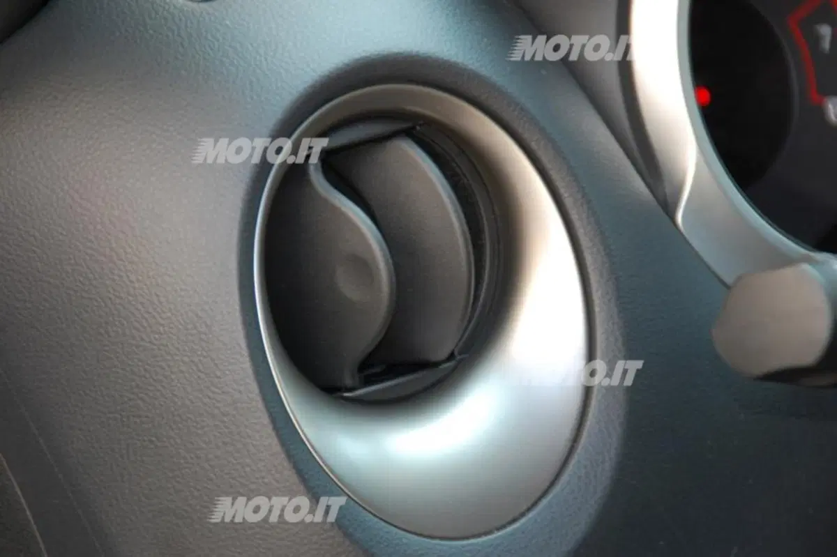 Nissan Juke 1.6 DIG-T Tekna (66)