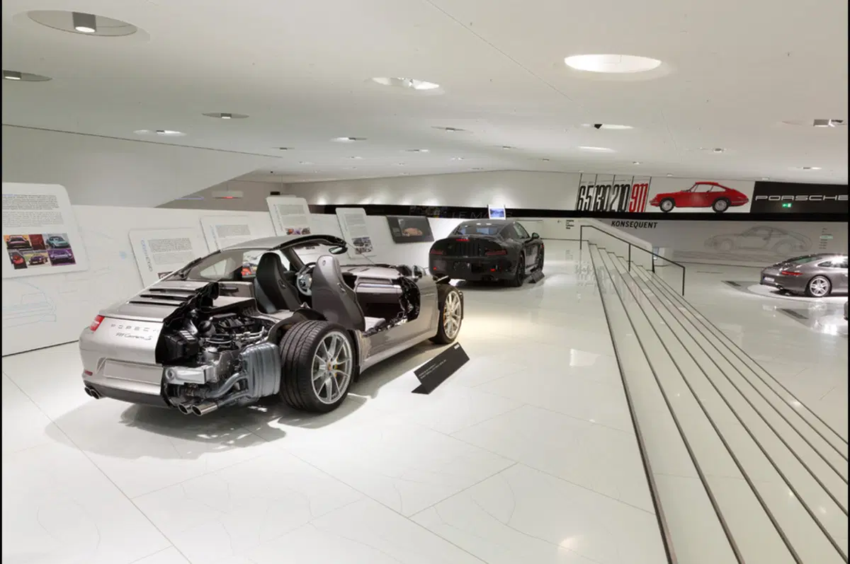 Museo Porsche: una esposizione dedicata alla 911 (3)