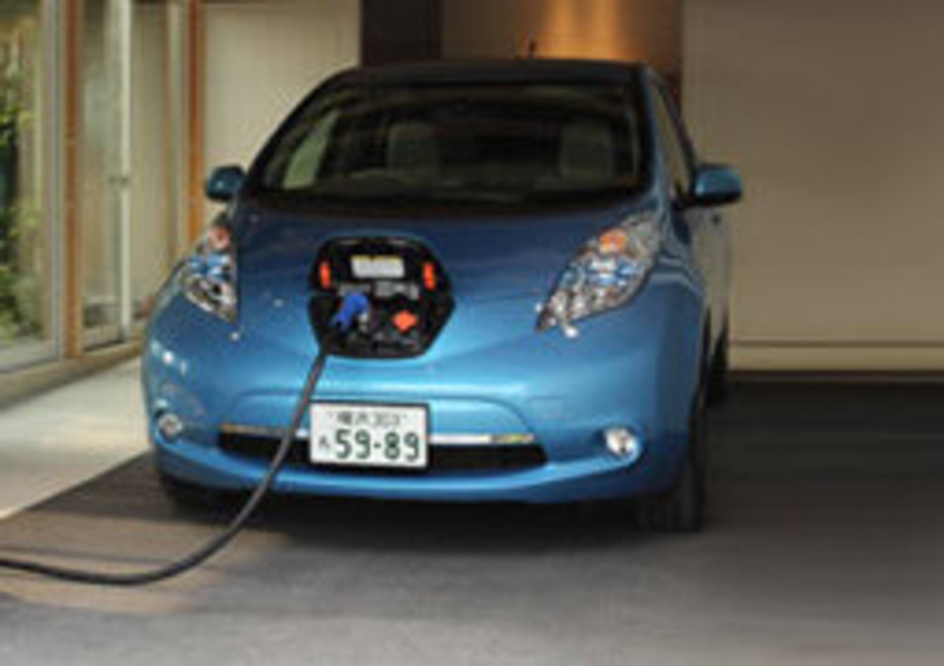 Nissan: avviato con ABB uno studio per il riutilizzo delle batterie