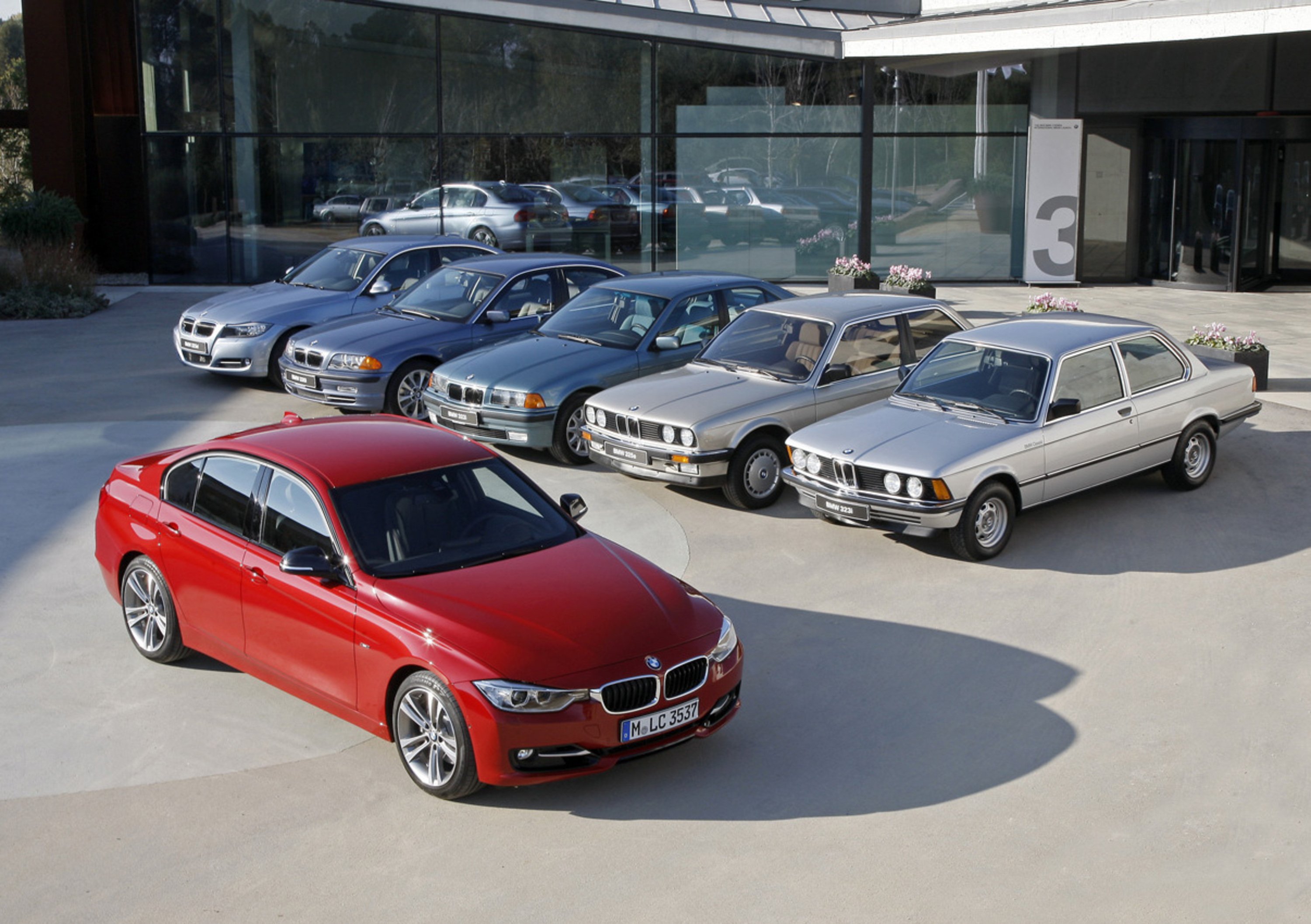 BMW Serie 3: una storia lunga sei generazioni