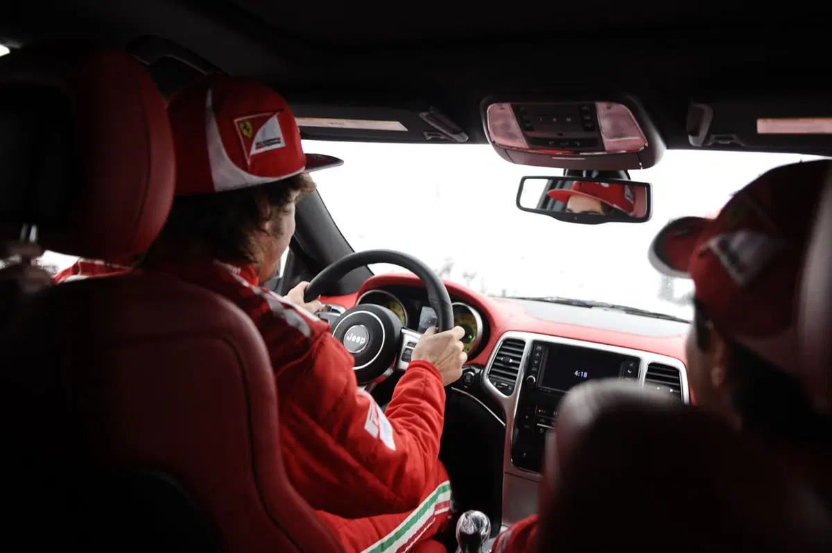 Due Jeep Grand Cherokee SRT8 per Alonso e Massa (6)