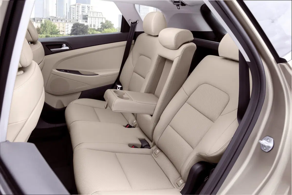 Quale comprare, Confronto: Seat Ateca 1.6 TDI Style Vs Hyundai Tucson 1.7 CRDi Comfort (5)