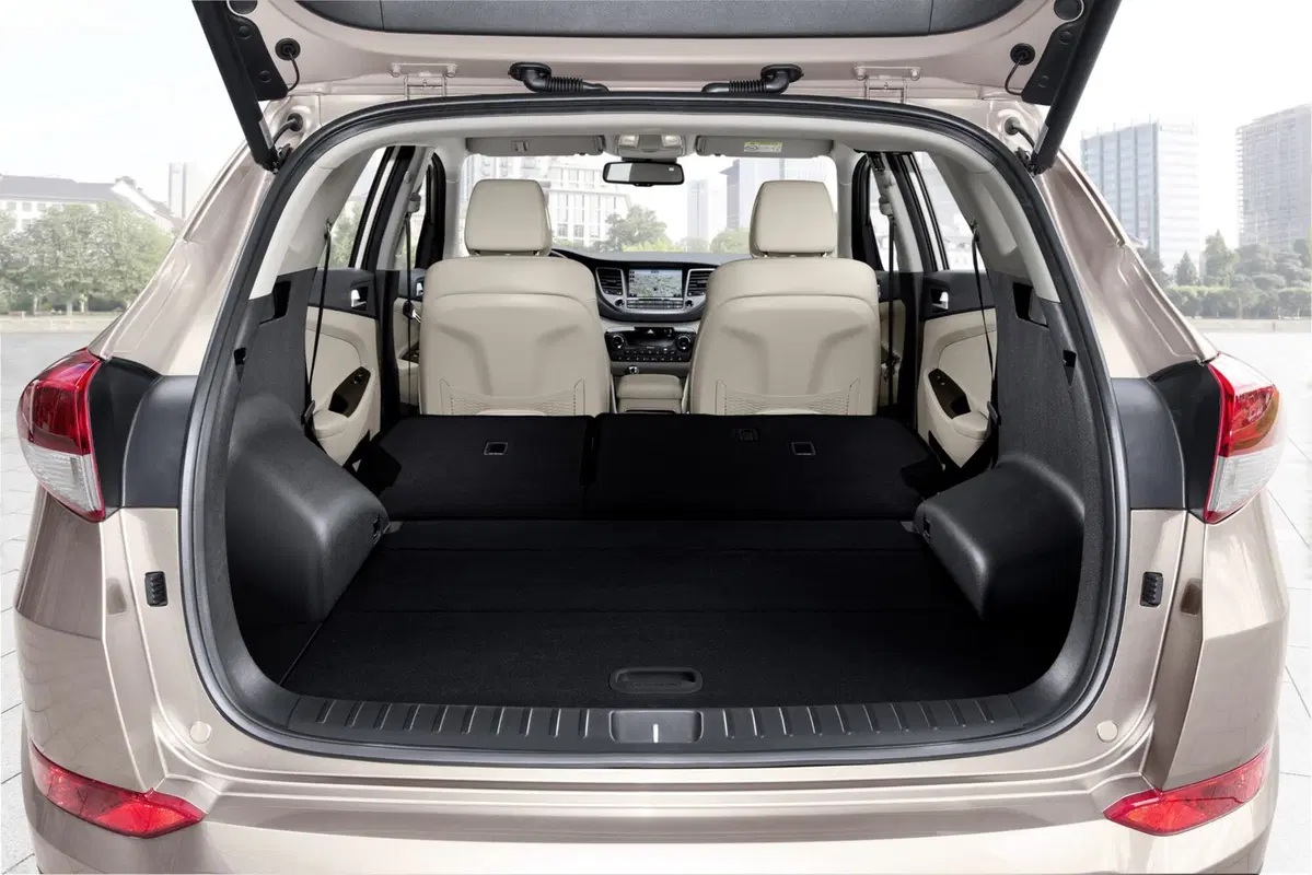 Quale comprare, Confronto: Seat Ateca 1.6 TDI Style Vs Hyundai Tucson 1.7 CRDi Comfort (3)