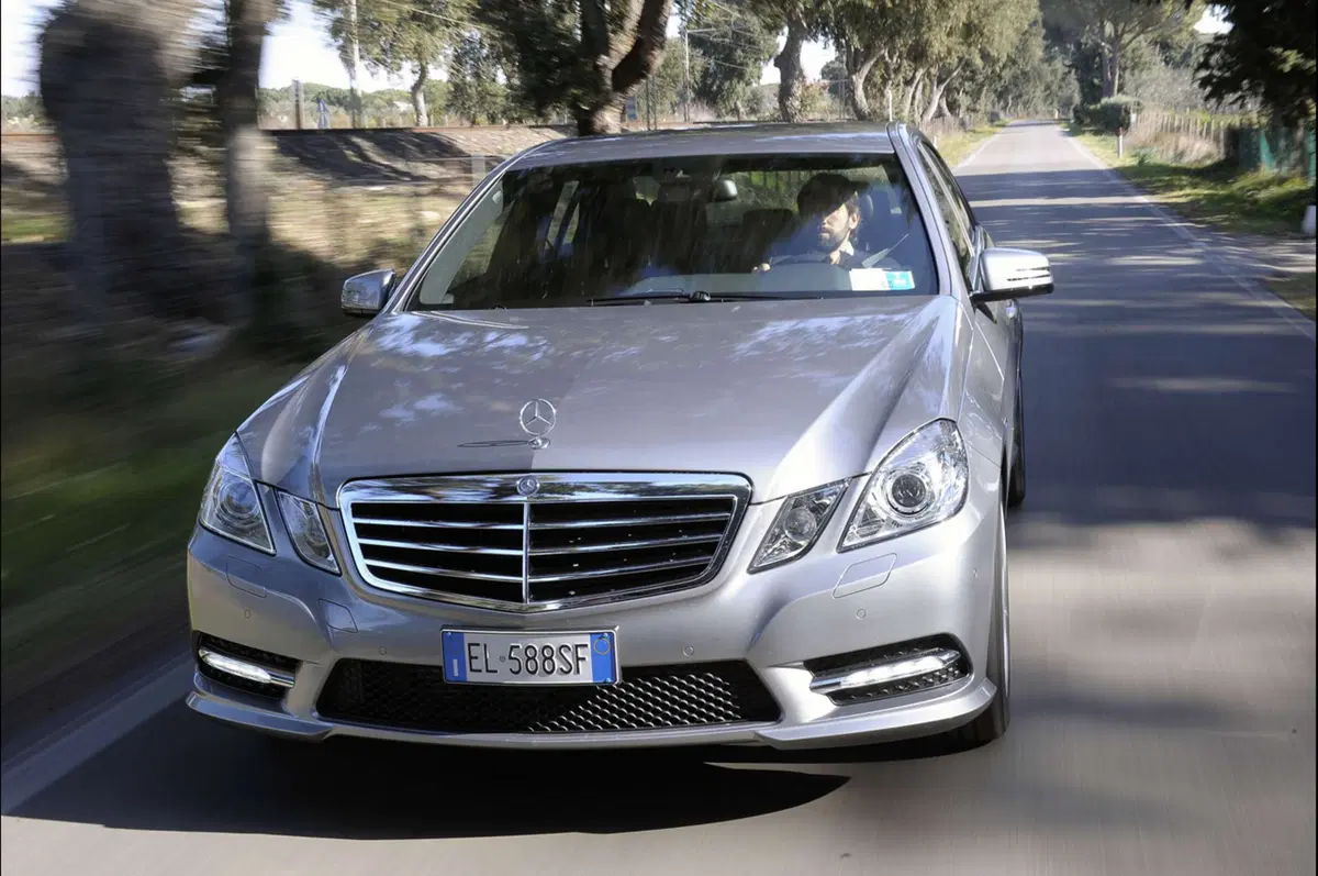 Mercedes-Benz Classe E Model Year 2012 (2)
