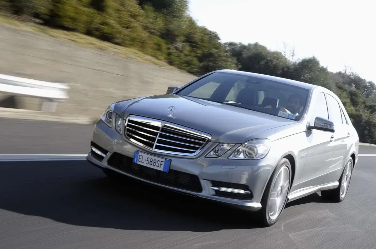 Mercedes-Benz Classe E Model Year 2012 (5)