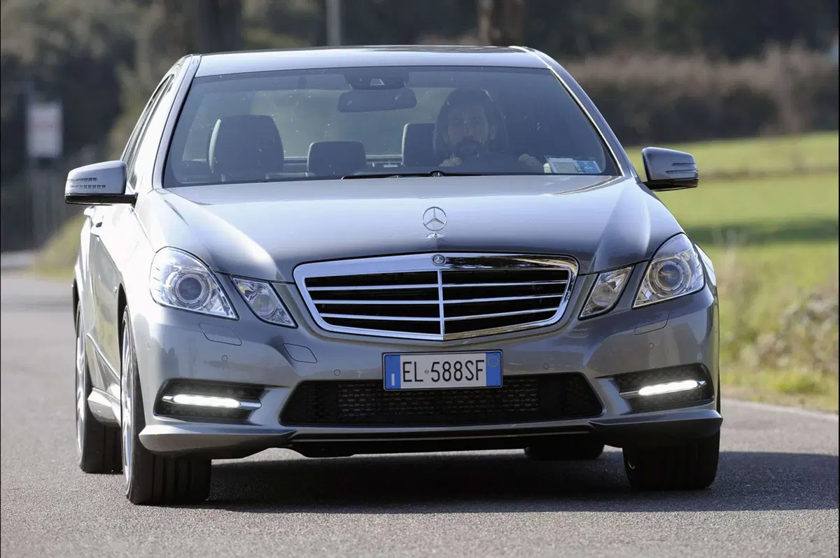 Mercedes-Benz Classe E Model Year 2012 (6)