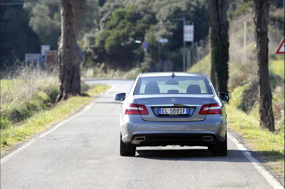 Mercedes-Benz Classe E Model Year 2012 (8)
