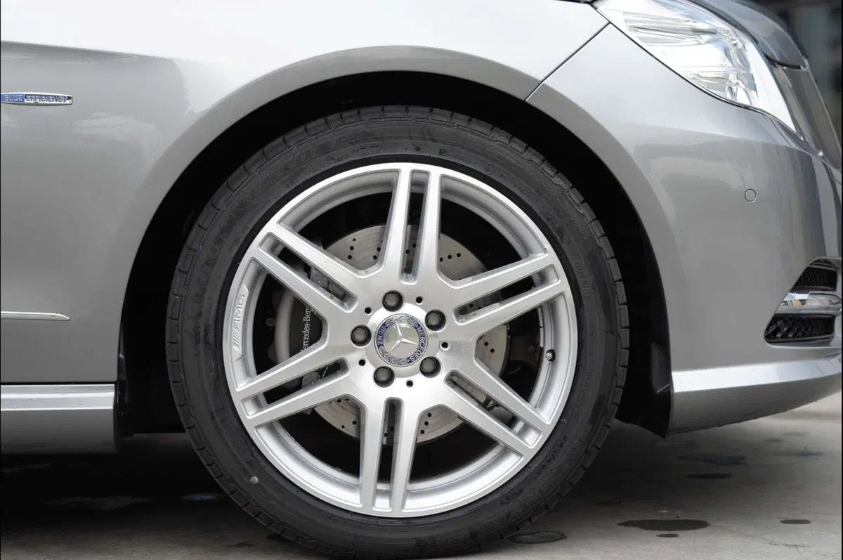 Mercedes-Benz Classe E Model Year 2012 (27)
