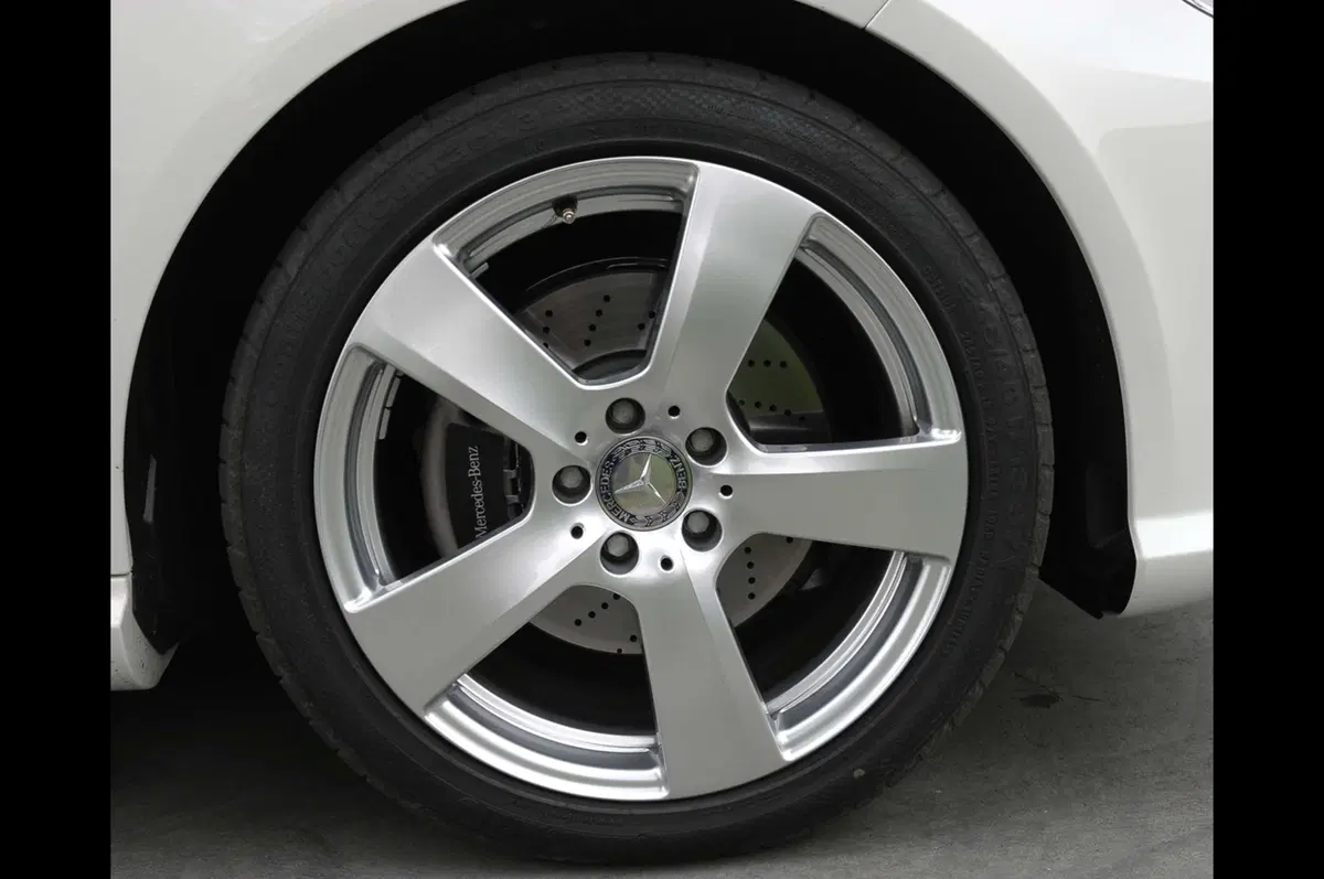 Mercedes-Benz Classe E Model Year 2012 (28)