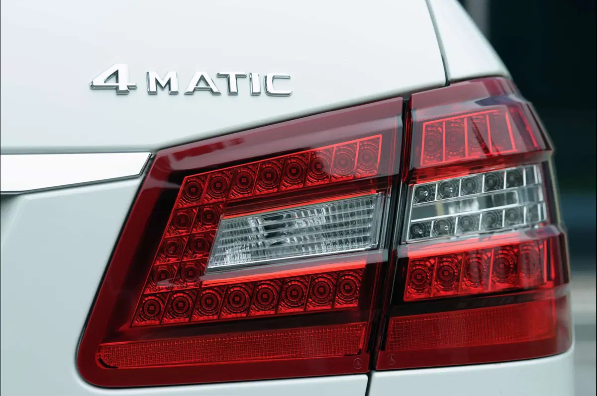 Mercedes-Benz Classe E Model Year 2012 (29)
