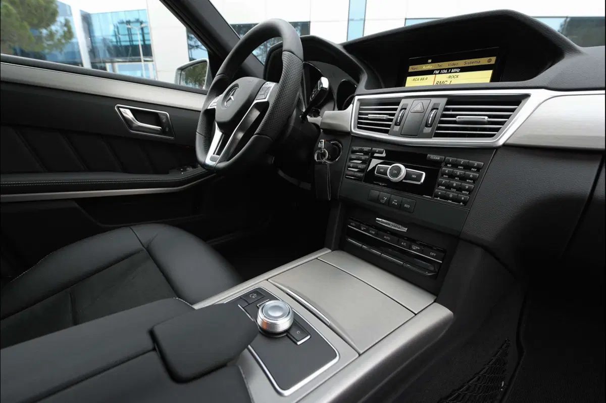 Mercedes-Benz Classe E Model Year 2012 (32)