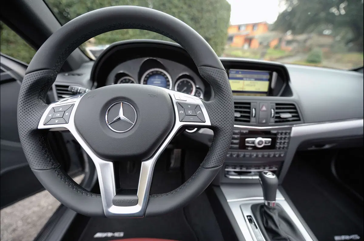 Mercedes-Benz Classe E Model Year 2012 (34)