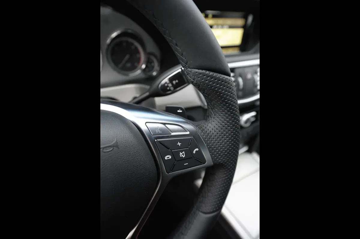 Mercedes-Benz Classe E Model Year 2012 (36)