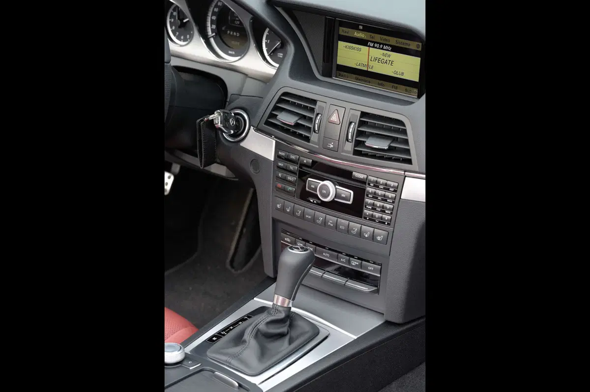 Mercedes-Benz Classe E Model Year 2012 (38)