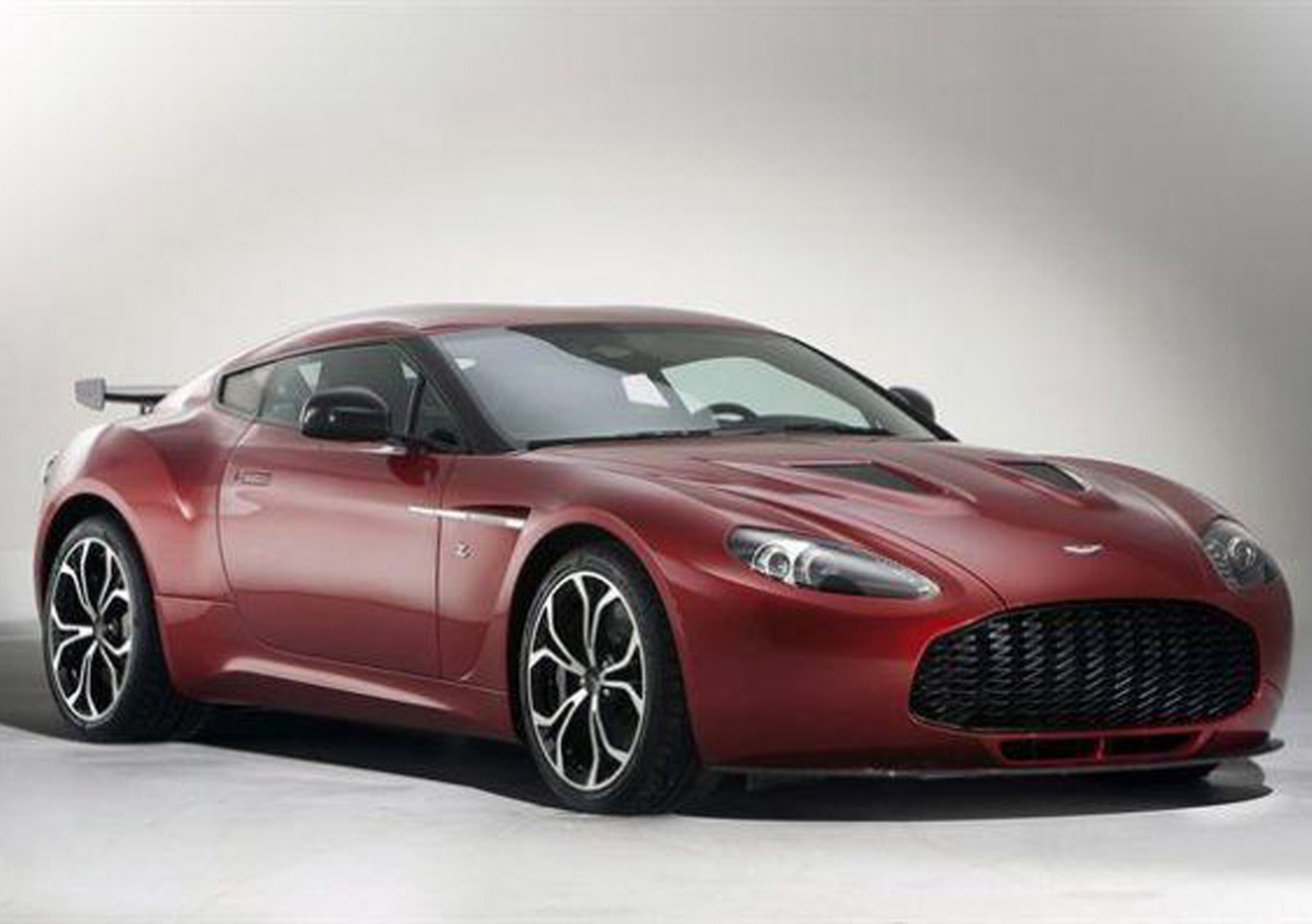 Aston Martin V12 Zagato: ecco la versione definitiva