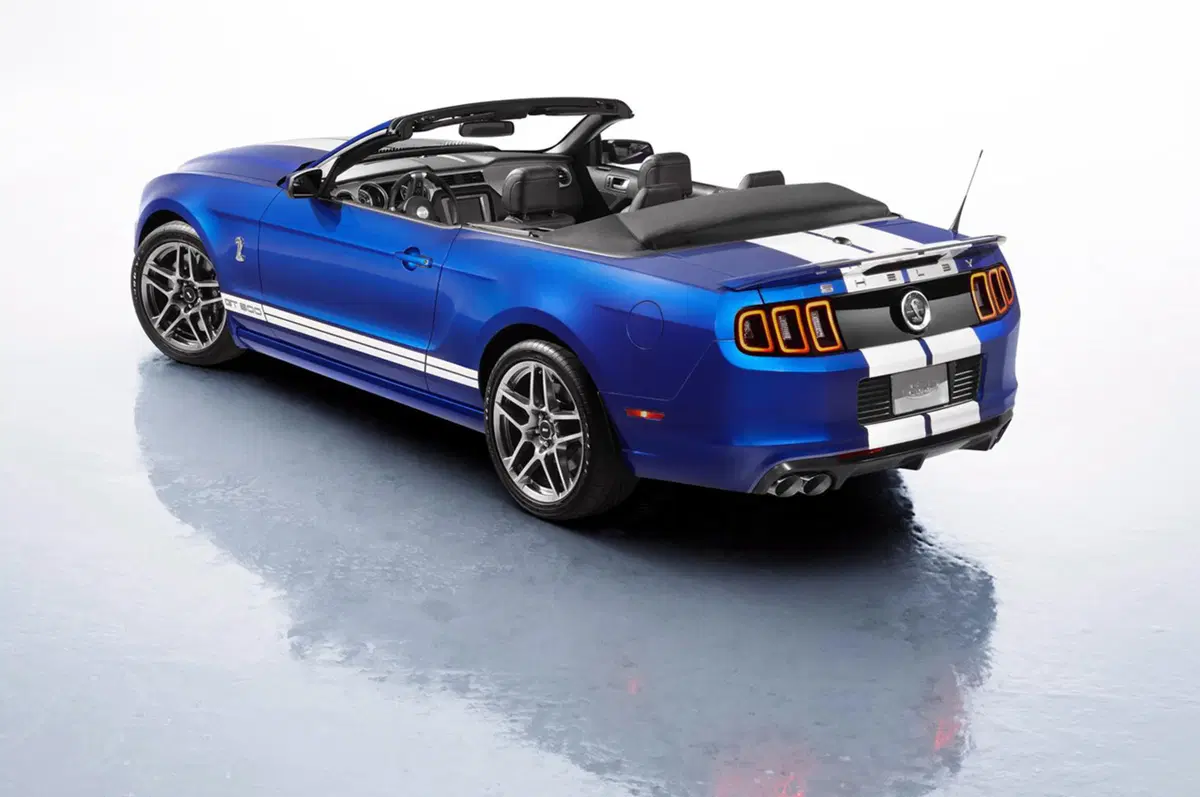 Ford Shelby GT500 Convertible: presentata a Chicago (2)