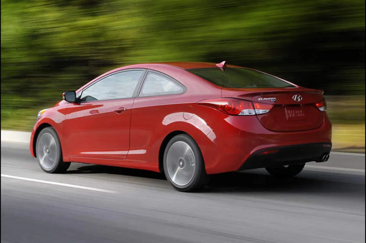 Hyundai Elantra Coupé: svelata a Chicago (2)
