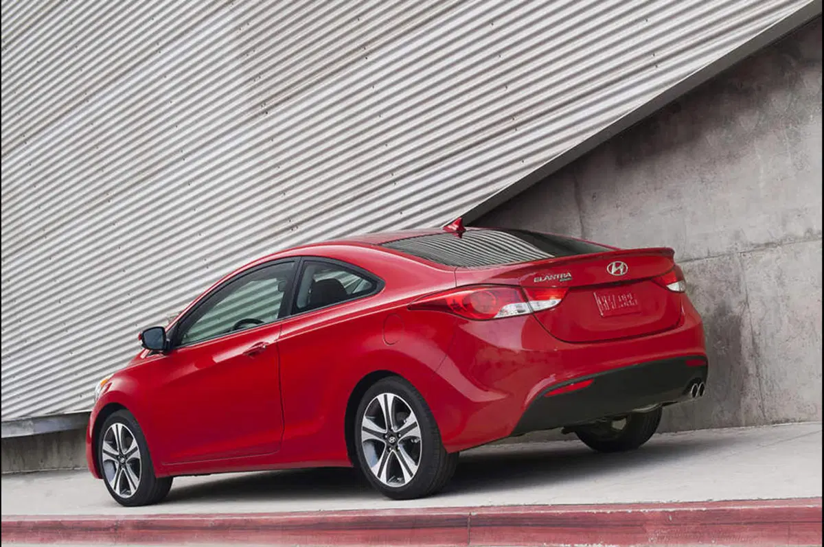 Hyundai Elantra Coupé: svelata a Chicago (4)