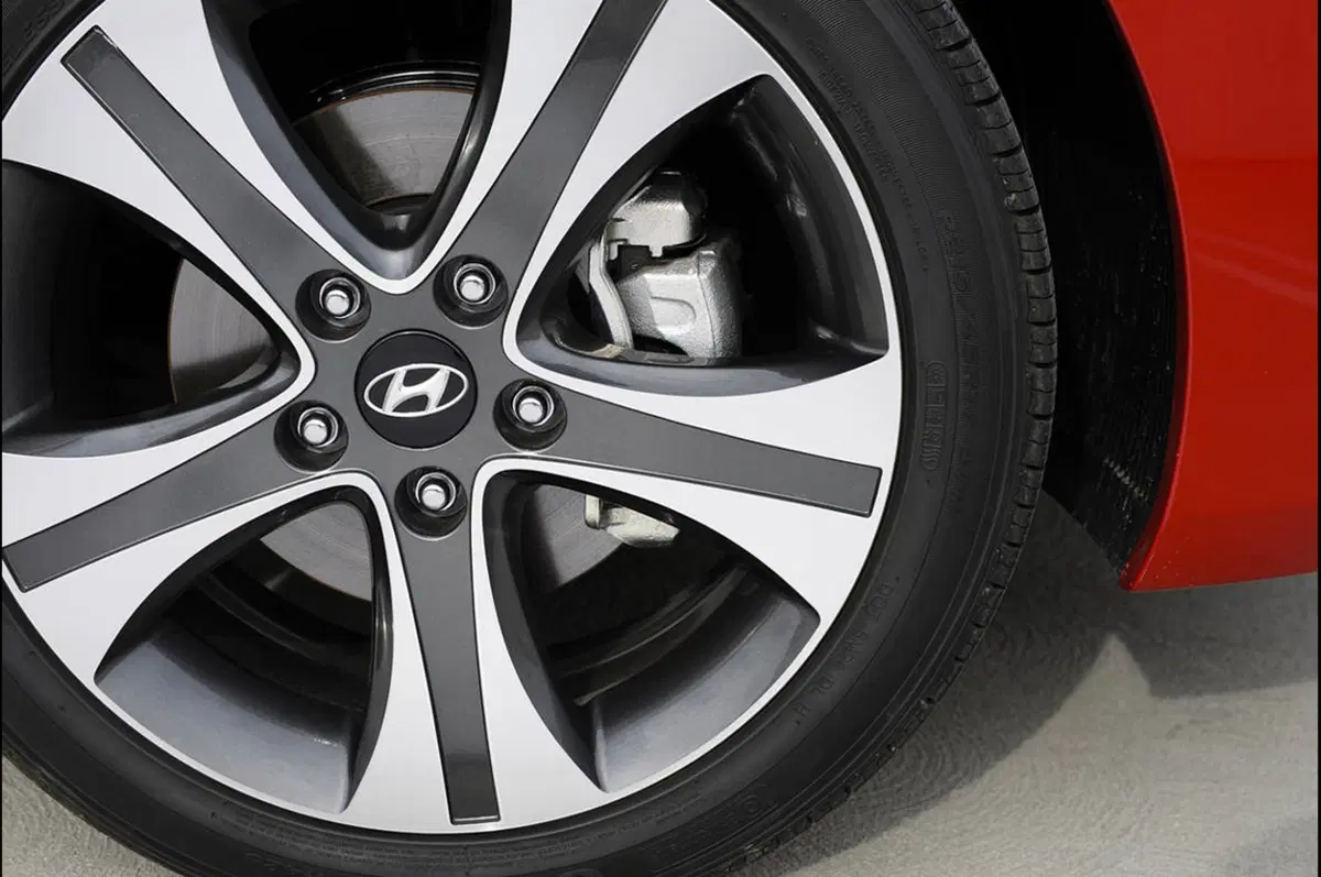 Hyundai Elantra Coupé: svelata a Chicago (7)