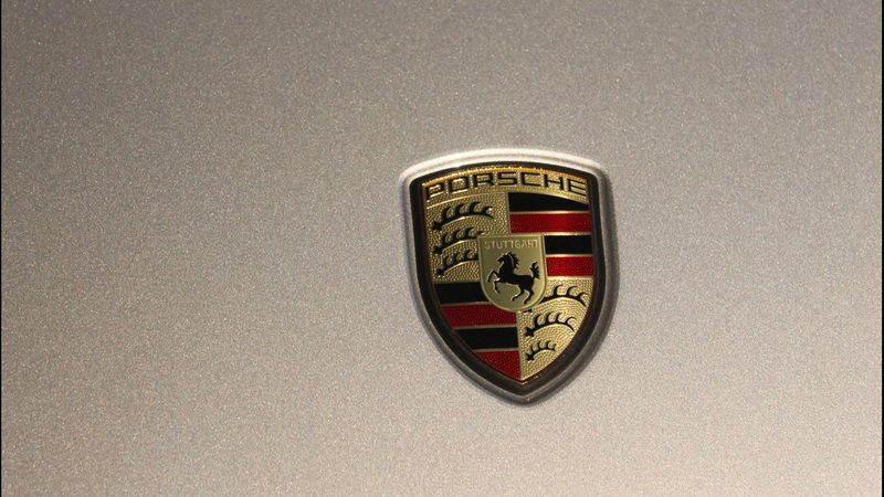 Porsche chiude gennaio 2012 con una crescita del 4.8%