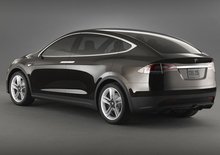 Tesla Model X: registrate già 500 ordinazioni