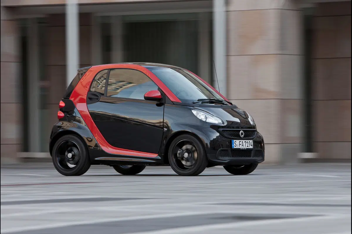 smart fortwo sharpred