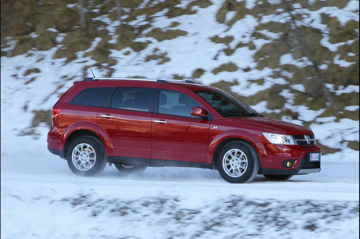 Fiat Freemont AWD 2.0 Multijet 2 e 3.6 V6 (2)