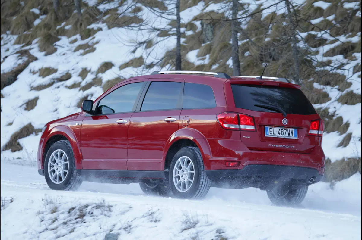 Fiat Freemont AWD 2.0 Multijet 2 e 3.6 V6 (3)