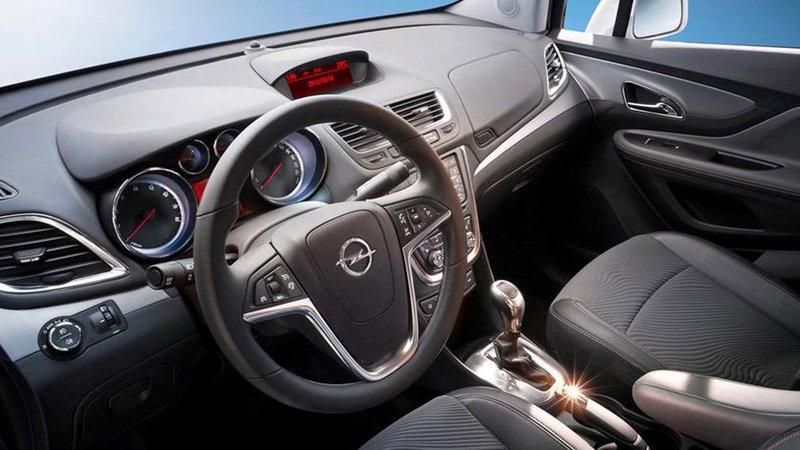 Opel Mokka: nuove immagini ufficiali e prima foto degli interni