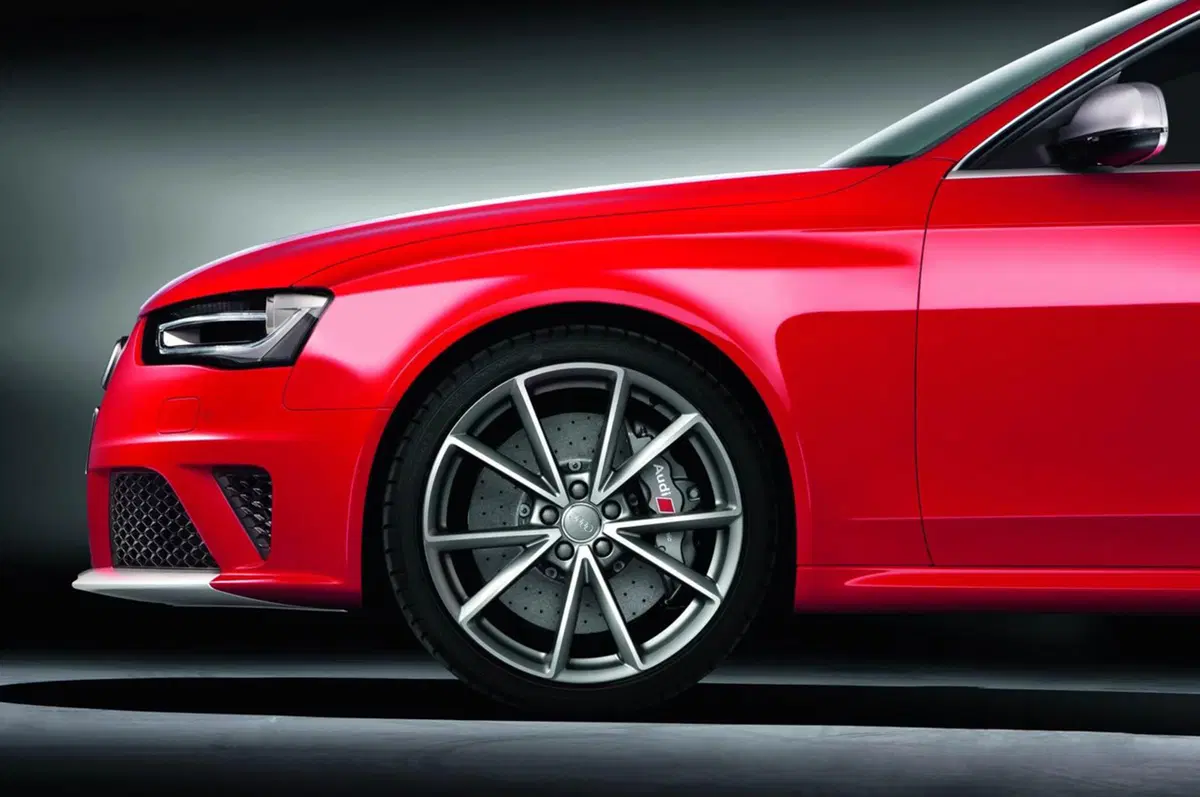 Audi RS4 Avant: debutterà a Ginevra (12)