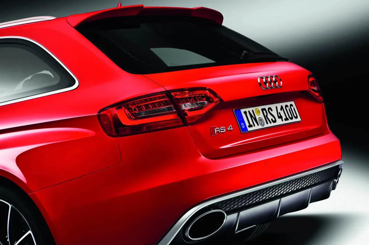 Audi RS4 Avant: debutterà a Ginevra (13)