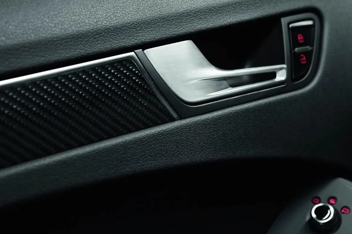 Audi RS4 Avant: debutterà a Ginevra (24)