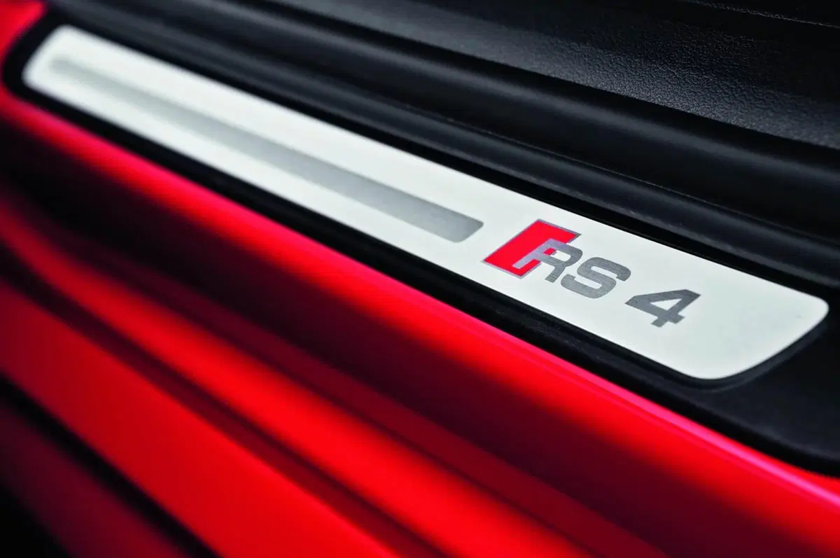 Audi RS4 Avant: debutterà a Ginevra (33)