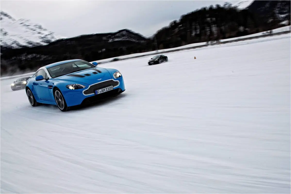Aston Martin On Ice 2012: record di partecipazione (2)