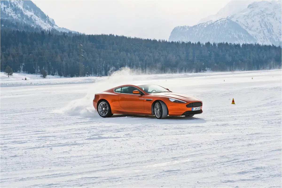 Aston Martin On Ice 2012: record di partecipazione (5)