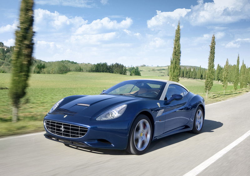 Ferrari California: ora pi&ugrave; potente e con 30 kg in meno