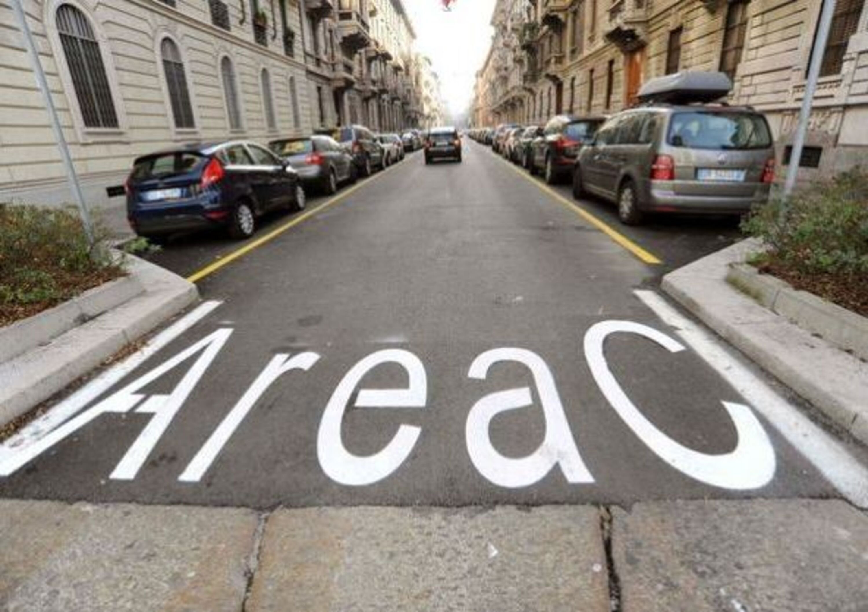 Milano, Area C: cala l&rsquo;inquinamento, finch&eacute; non si accende il riscaldamento