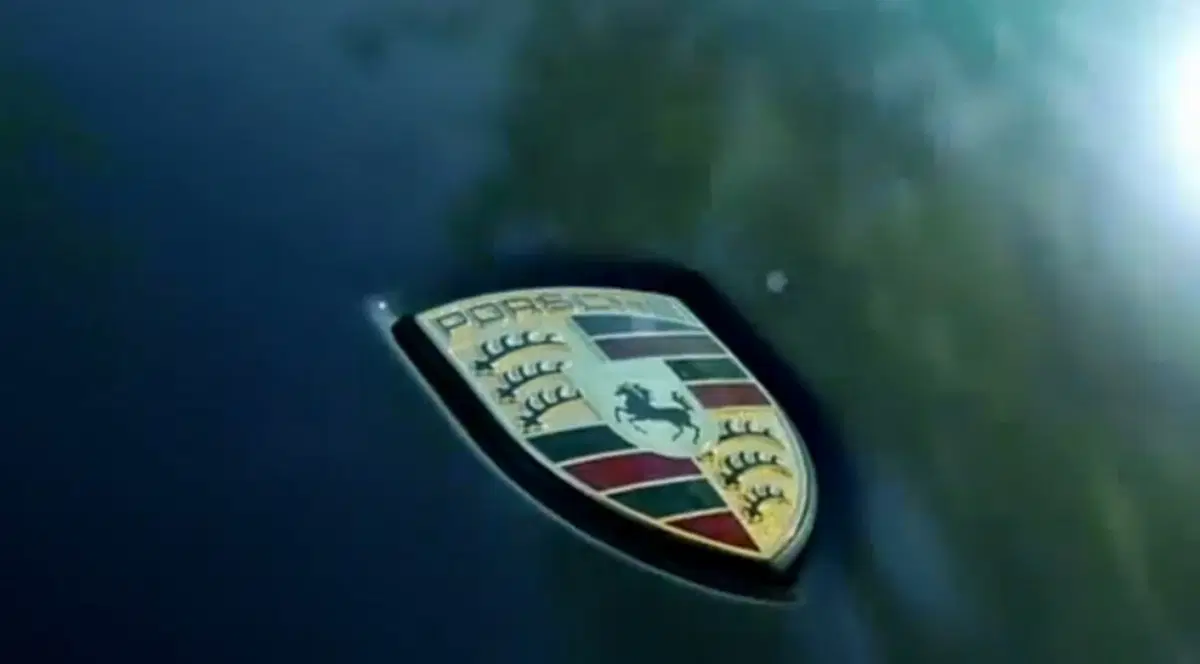 Porsche Macan: primo teaser ufficiale (3)