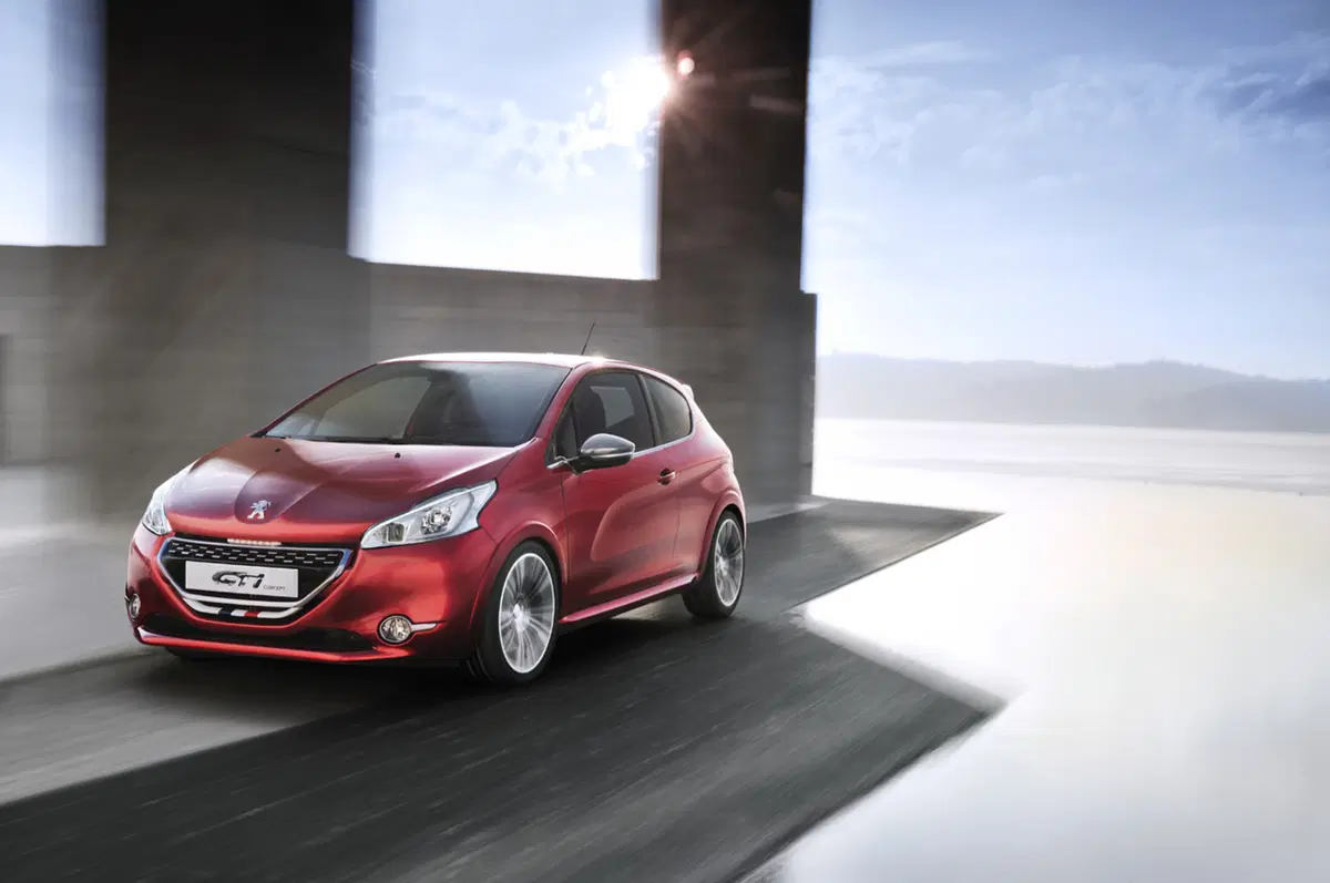 Peugeot 208 GTi Concept (3)