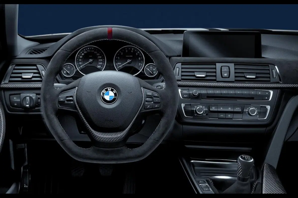 BMW Serie 1, Serie 3 e Serie 5 con pacchetto M Performance (12)