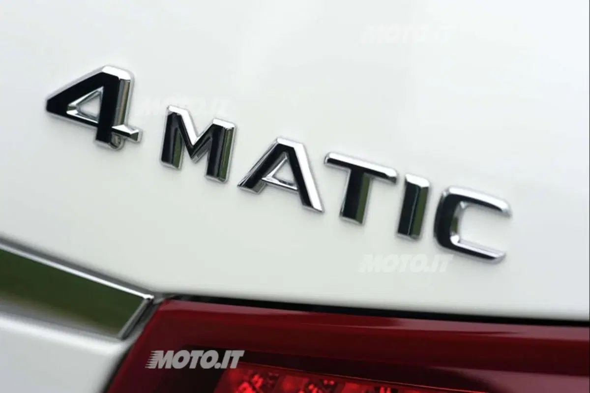 Mercedes-Benz Classe E M.Y. 2012 (16)