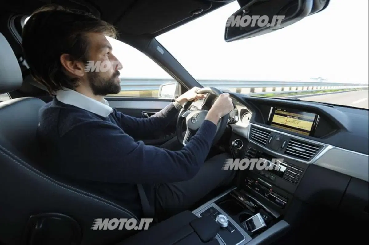 Mercedes-Benz Classe E M.Y. 2012 (17)