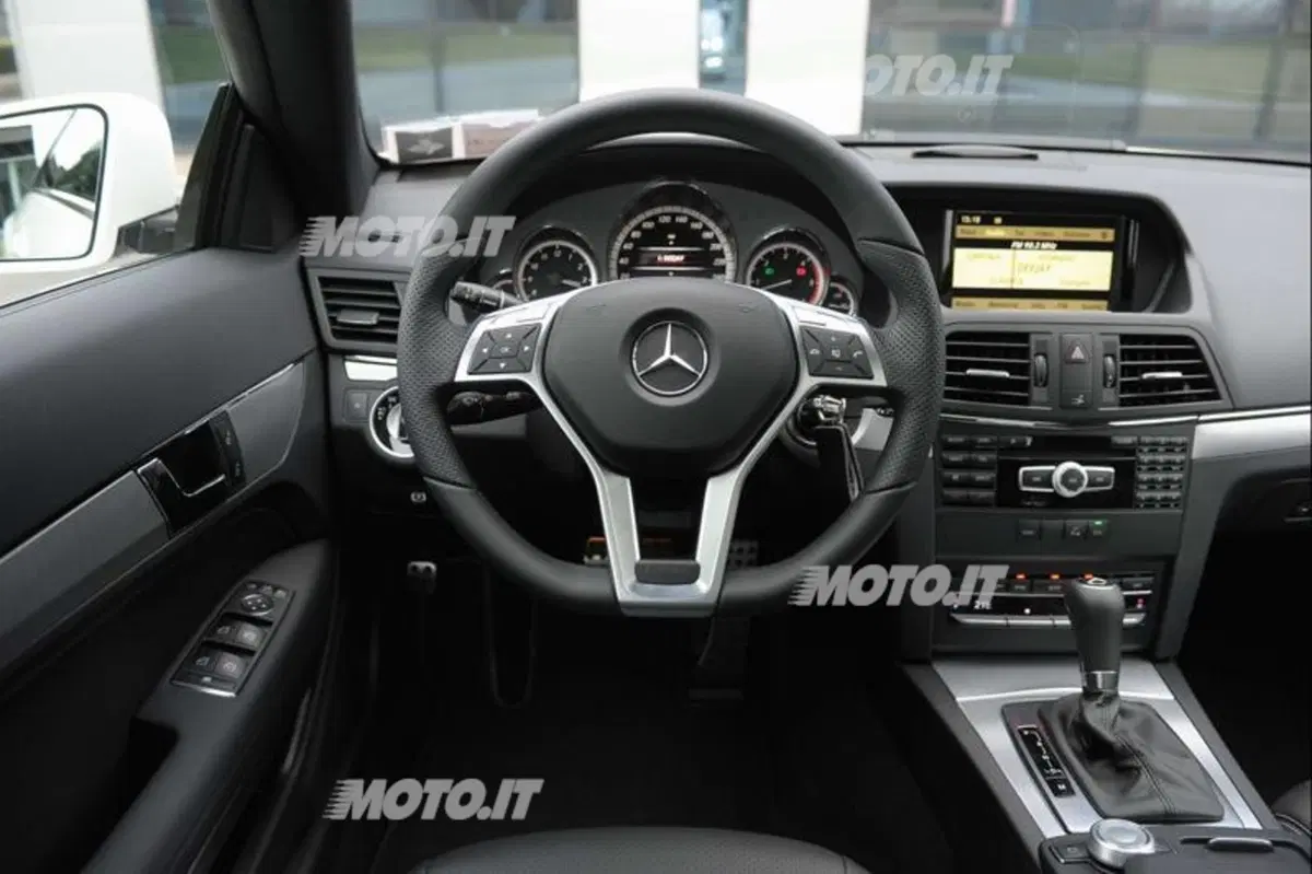 Mercedes-Benz Classe E M.Y. 2012 (20)