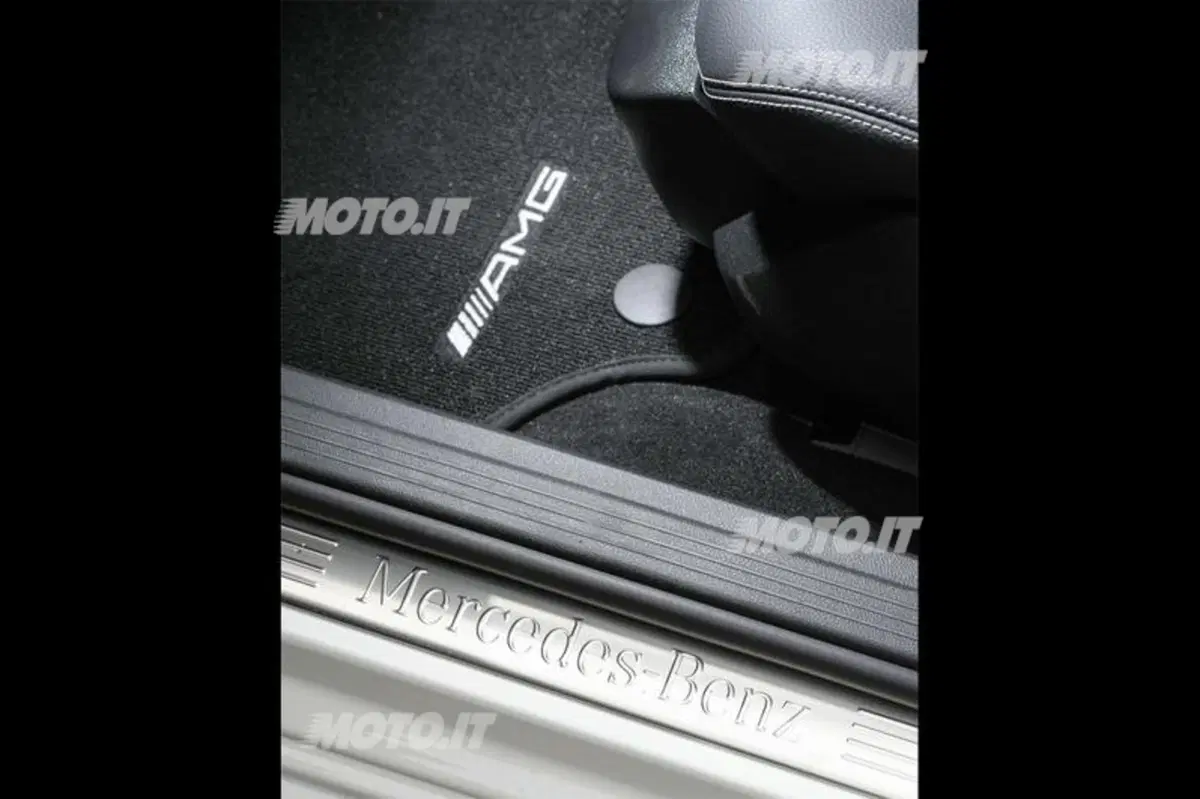 Mercedes-Benz Classe E M.Y. 2012 (23)