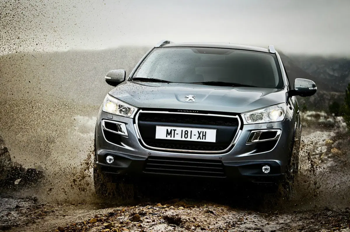 Peugeot 4008: nuove immagini ufficiali