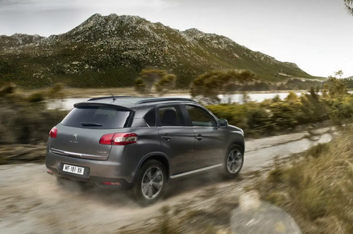 Peugeot 4008: nuove immagini ufficiali (4)