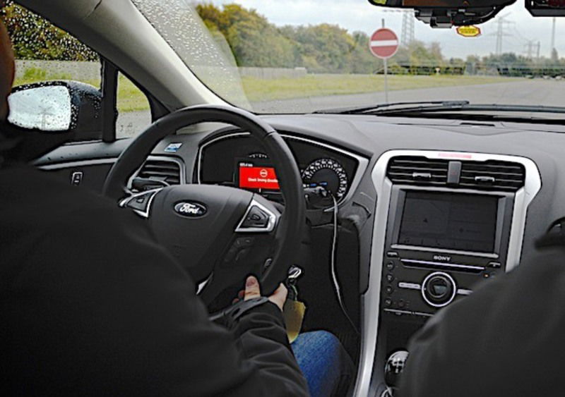 Ford, allo studio il sistema di avviso per guida contromano